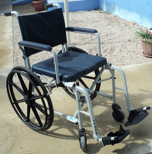Doucherolstoel / Shower wheelchair